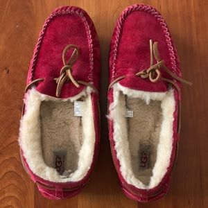 UGG women’s Dakota slipper